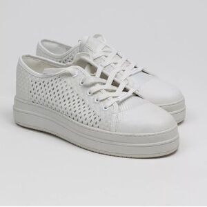 J/Slides Women's Natasha Woven White Slip-On Sneakers Size 9 US